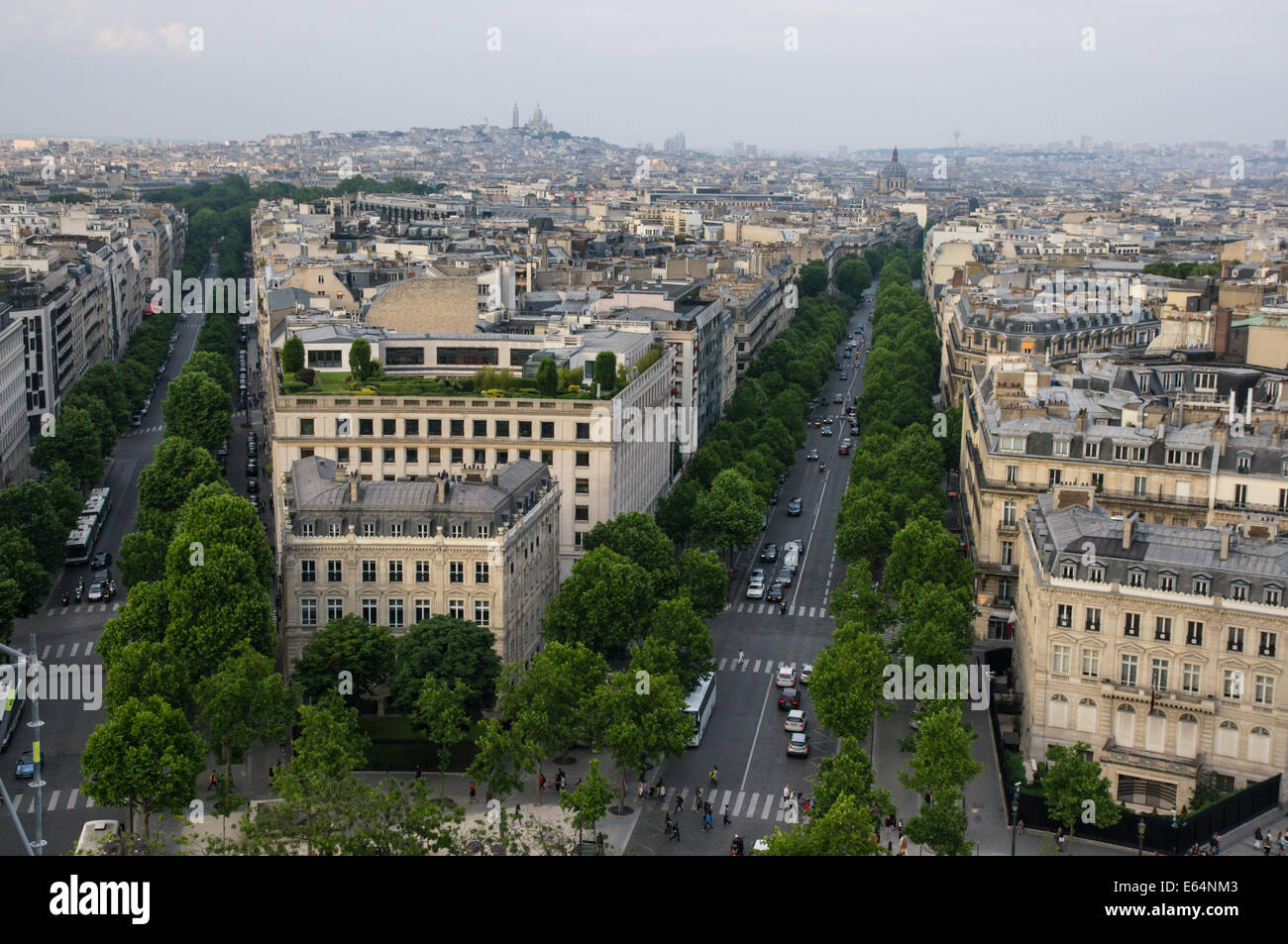 Vista dall'Arc de Triomphe a Parigi, Francia Foto Stock