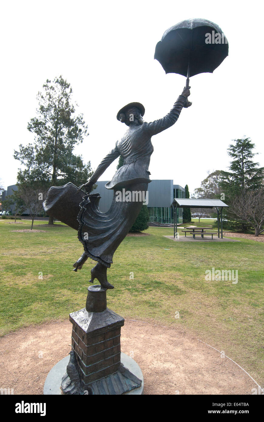 Una statua di bronzo di Mary Poppins in Bowral, Australia Foto Stock