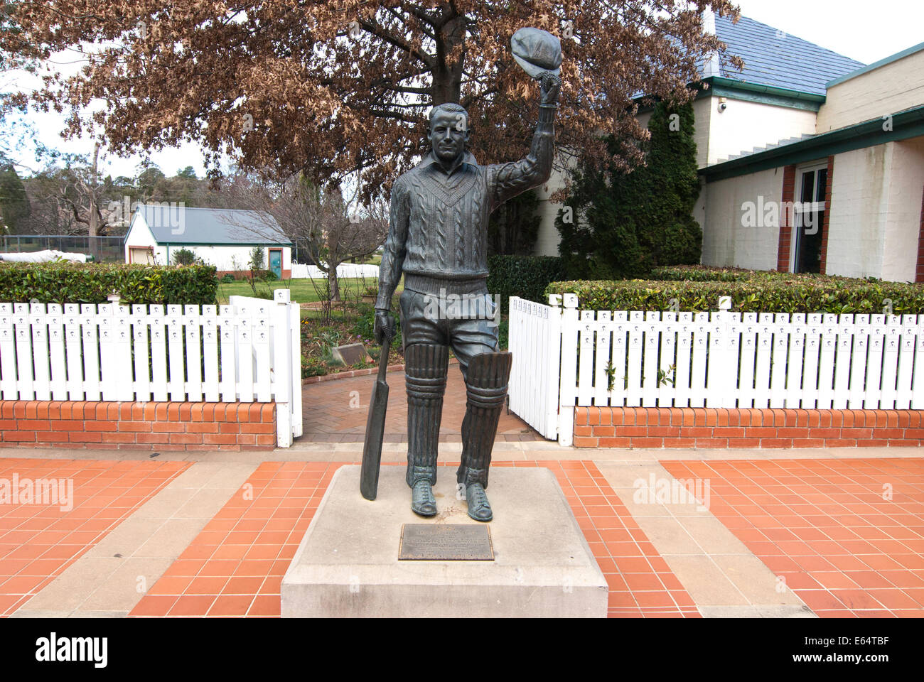 Una statua di Donald Bradman in Bowral, Australia Foto Stock