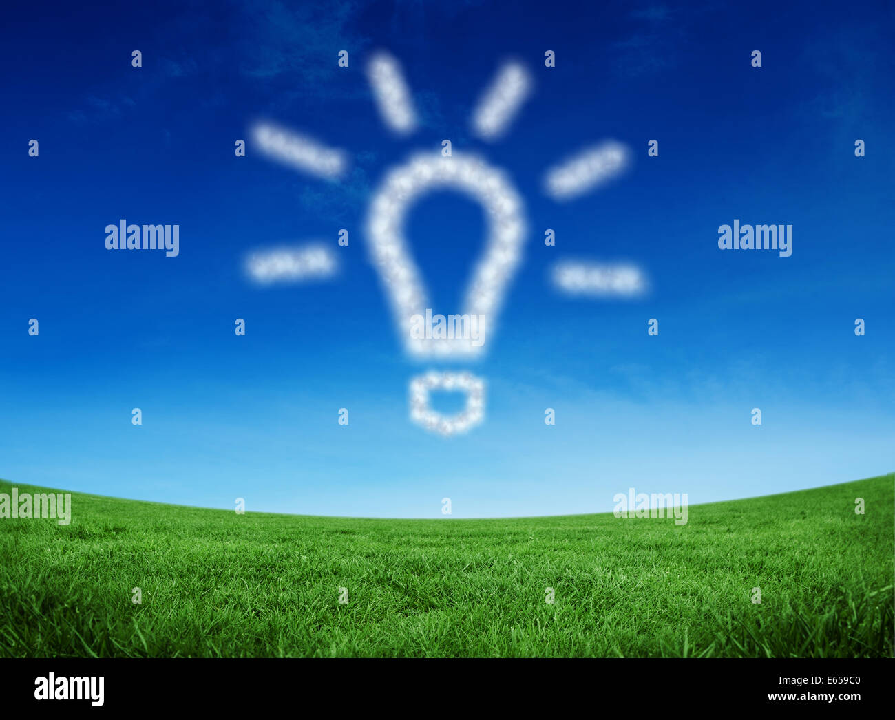 Immagine composita del cloud nella forma della lampadina Foto Stock