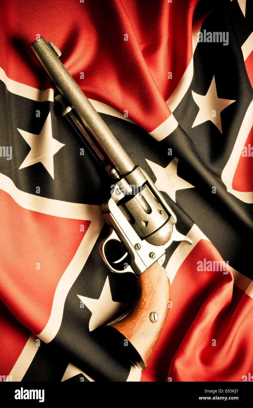 Bandiera confederate e colt45 gun Foto Stock