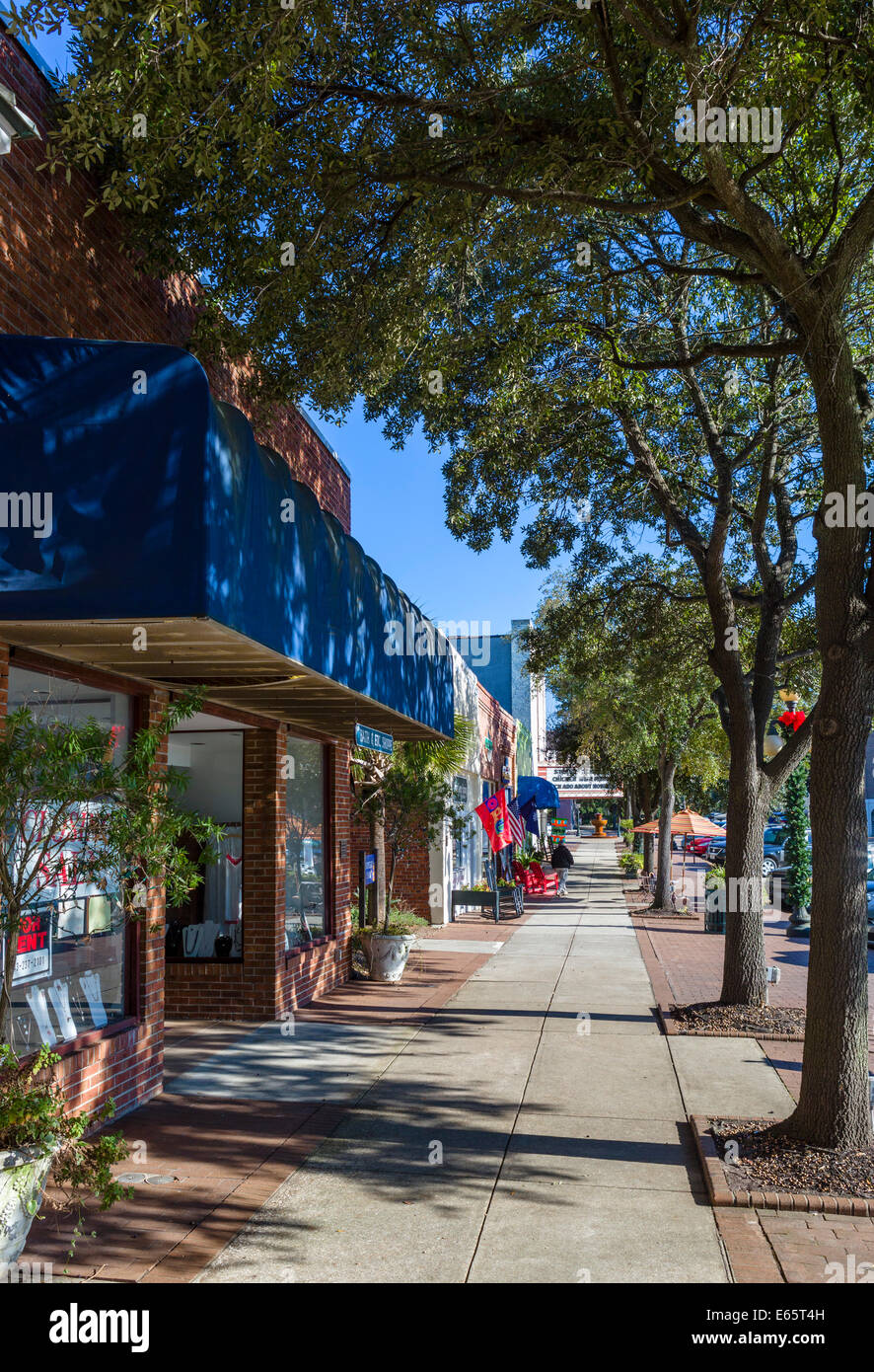 Negozi di Front Street nella storica Georgetown, South Carolina, STATI UNITI D'AMERICA Foto Stock