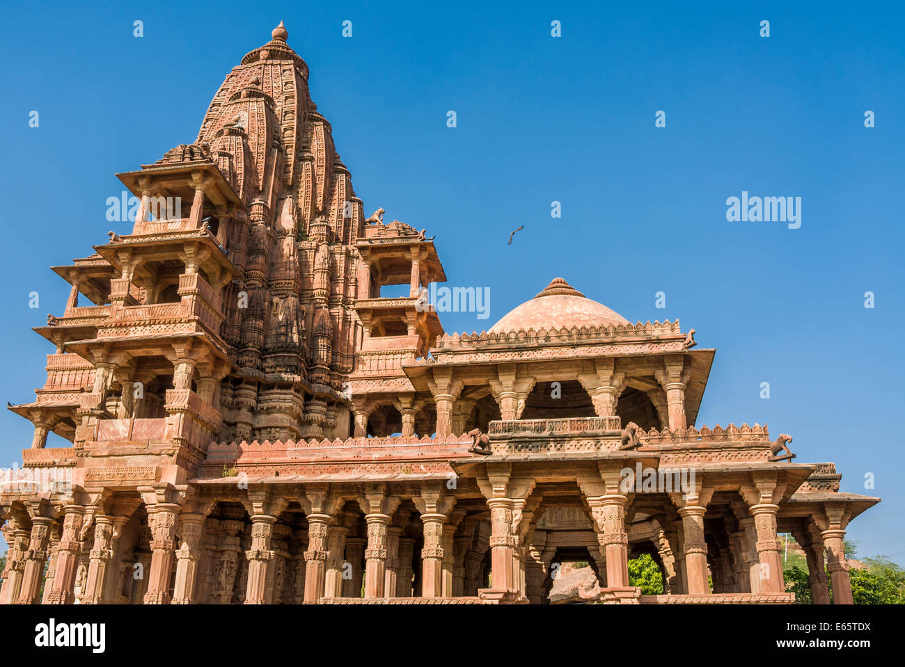 Monumenti storici in giardino Mandore Jodhpur Rajasthan in India. Foto Stock