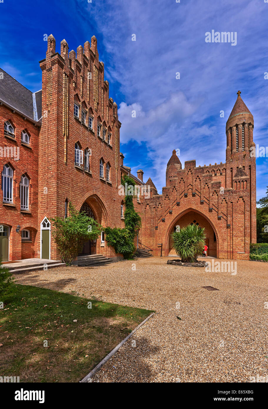 Quarr Abbey è un monastero tra i villaggi di Binstead Fishbourne e sull'Isola di Wight in Inghilterra del sud Foto Stock