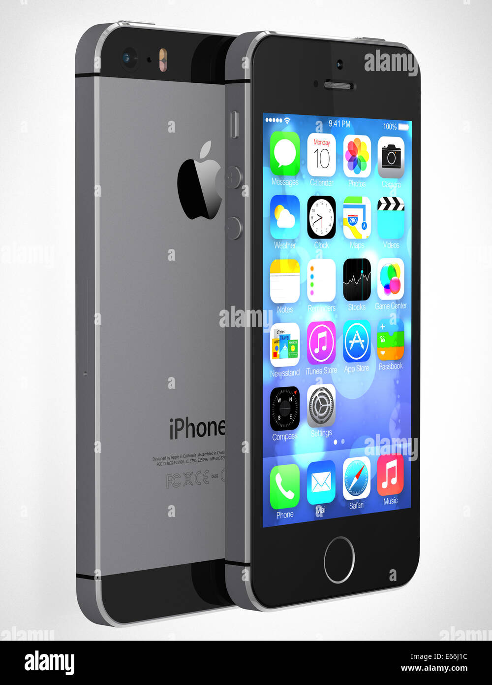 Galati, Romania - Agosto 12, 2014: Apple iPhone 5s che mostra la schermata iniziale con iOS7. Alcune delle nuove funzioni di iPhone 5s Foto Stock