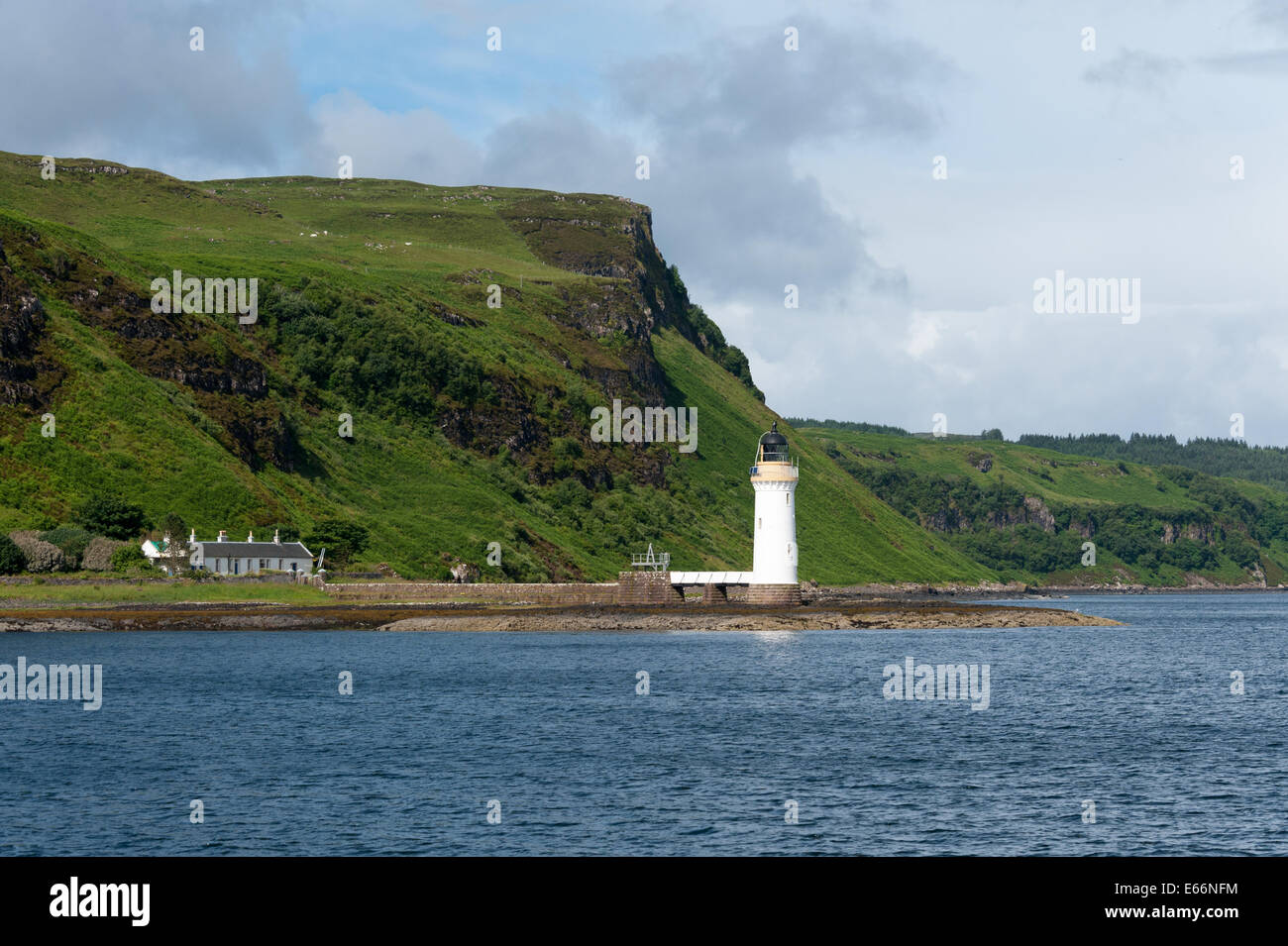 Tobermory faro sull isola di Mull, Scozia. Foto Stock