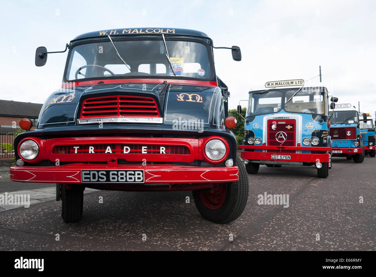 La linea di Vintage Malcolm carrelli del gruppo guidato da un commerciante Tamigi e Atkinson Borderer Foto Stock