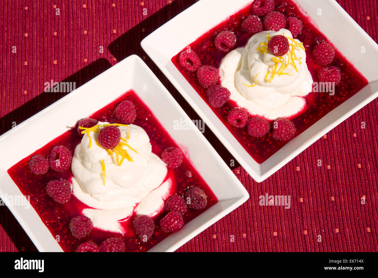 Lamponi dessert con mascarpone, honney e vaniglia Foto Stock