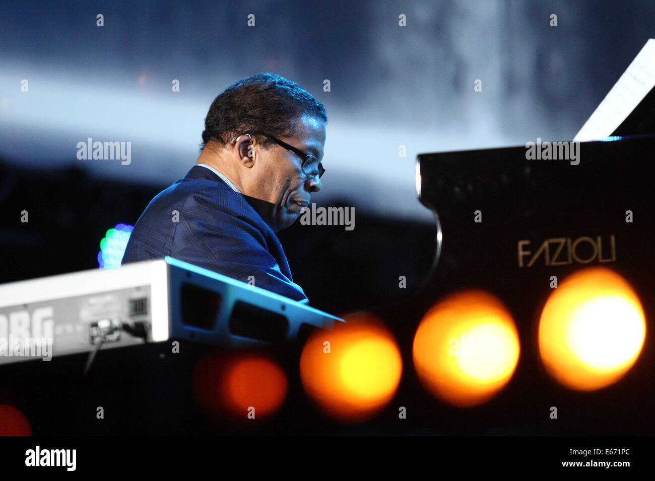 Gdansk, Polonia 16th, Agosto 2014 Solidarietà di Arts Festival in Gdansk. American, pianista tastierista, bandleader e compositore Herbie Hancock suona dal vivo sul palco durante la Esperanza + concerto. Credito: Michal Fludra/Alamy Live News Foto Stock