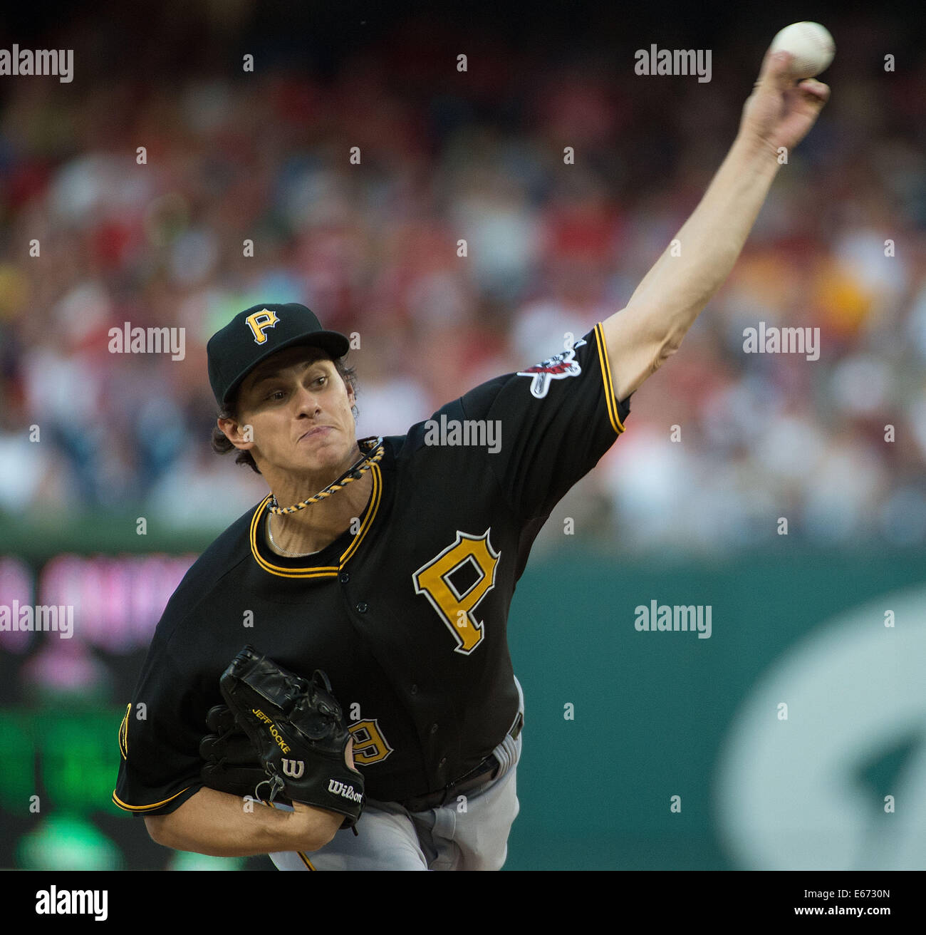 Washington, DC, Stati Uniti d'America. 16 Ago, 2014. I pirati di Pittsburgh a partire lanciatore Jeff Locke (49) eroga un passo contro il Washington cittadini durante il primo inning di gioco i loro cittadini a parcheggiare in Washington D.C, Sabato, Agosto 16, 2014. Credito: Harry E. Walker/ZUMA filo/Alamy Live News Foto Stock