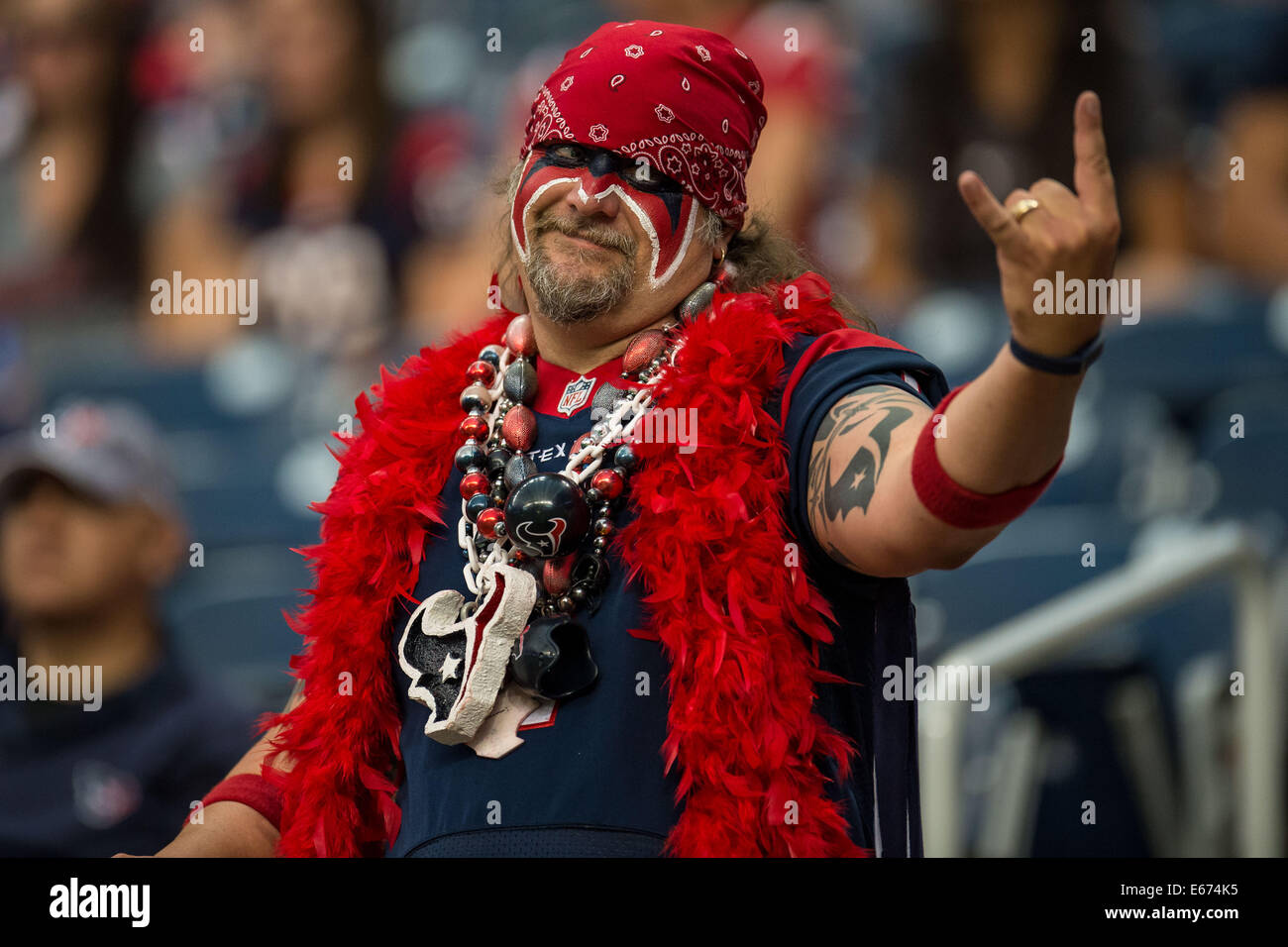 Houston, Texas, Stati Uniti d'America. 16 Ago, 2014. A Houston Texans gesti della ventola durante un'NFL preseason game tra Houston Texans e i falchi di Atlanta a NRG Stadium di Houston, TX su agosto 16th, 2014. Credito: Trask Smith/ZUMA filo/Alamy Live News Foto Stock