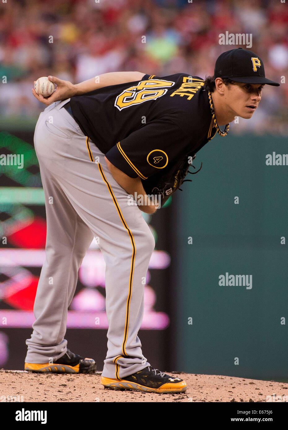 Washington, DC, Stati Uniti d'America. 16 Ago, 2014. I pirati di Pittsburgh a partire lanciatore Jeff Locke (49) eroga un passo contro il Washington cittadini durante il primo inning di gioco i loro cittadini a parcheggiare in Washington D.C, Sabato, Agosto 16, 2014. Credito: Harry E. Walker/ZUMA filo/Alamy Live News Foto Stock