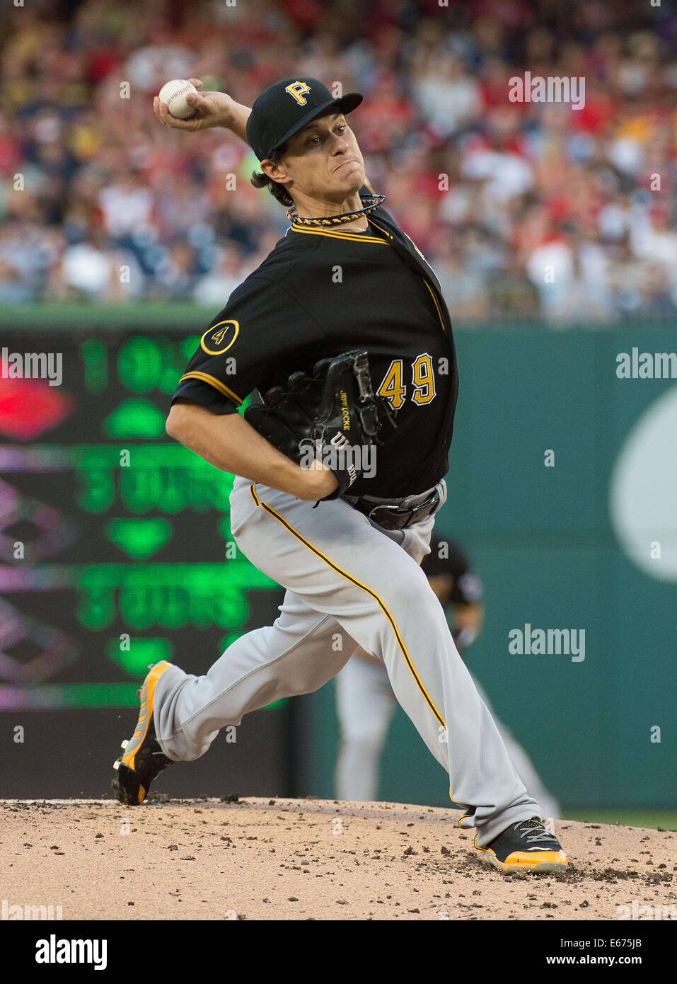 Washington, DC, Stati Uniti d'America. 16 Ago, 2014. I pirati di Pittsburgh a partire lanciatore Jeff Locke (49) eroga un passo contro il Washington cittadini durante il primo inning di gioco i loro cittadini a parcheggiare in Washington D.C, Sabato, Agosto 16, 2014. Credito: Harry E. Walker/ZUMA filo/Alamy Live News Foto Stock