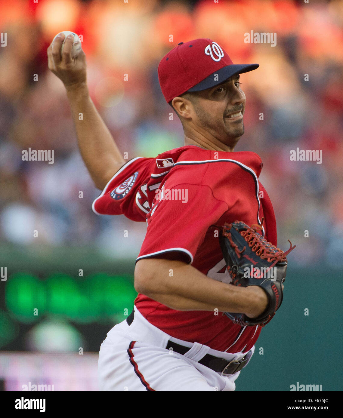 Washington, DC, Stati Uniti d'America. 16 Ago, 2014. Cittadini di Washington a partire lanciatore Gio Gonzalez (47) eroga un passo contro i pirati di Pittsburgh durante il primo inning di gioco i loro cittadini a parcheggiare in Washington D.C, Sabato, Agosto 16, 2014. Credito: Harry E. Walker/ZUMA filo/Alamy Live News Foto Stock