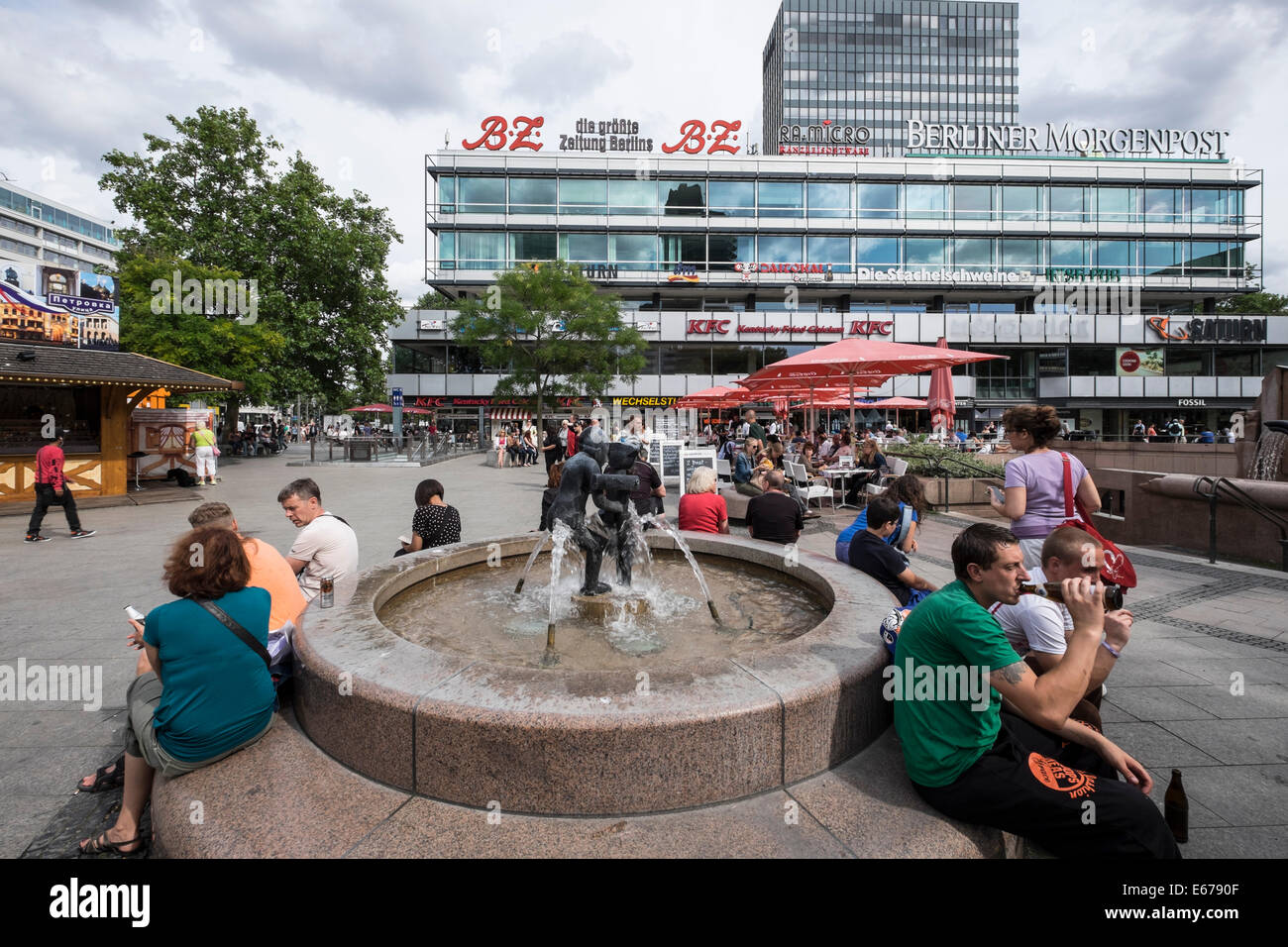 Il centro commerciale Europa Center a Charlottenburg Berlino Germania Foto Stock