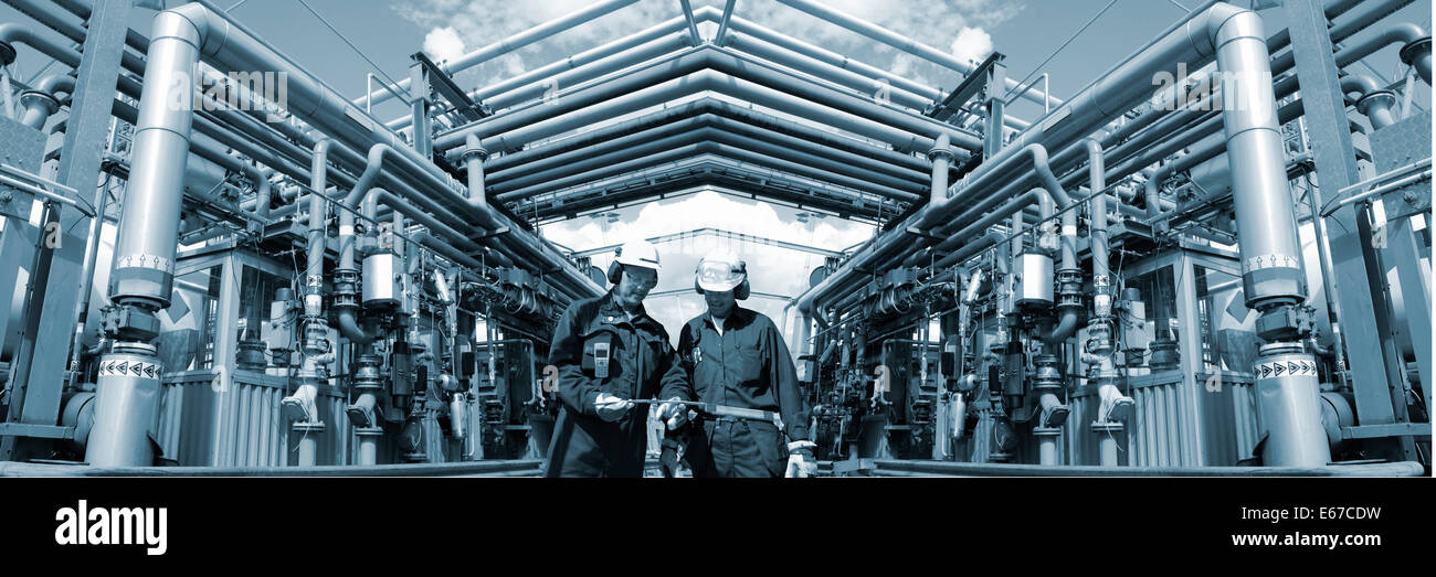 Olio e gas all'interno di engineering grande raffineria Foto Stock