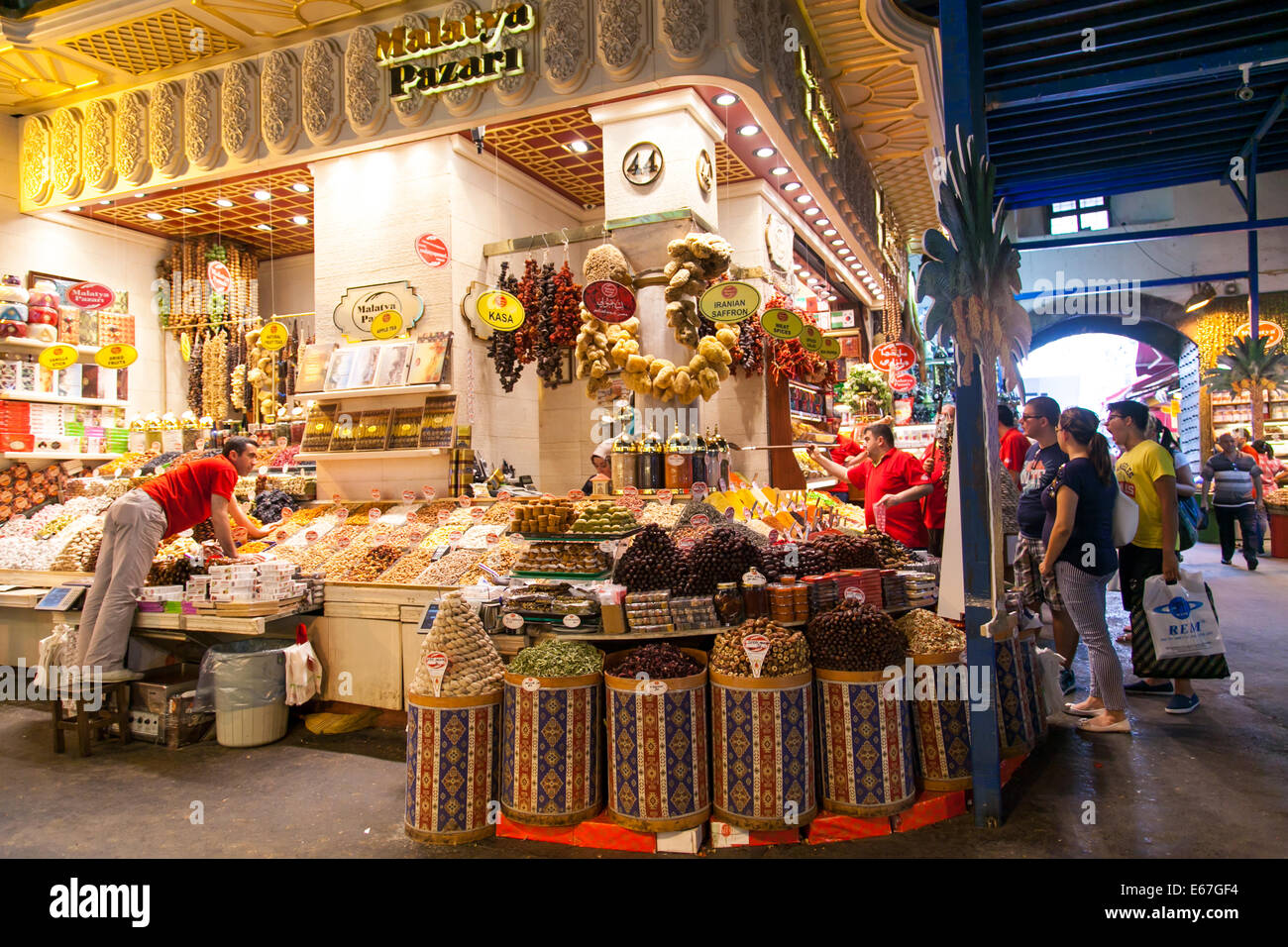 Il mercato delle spezie di Istanbul Foto Stock