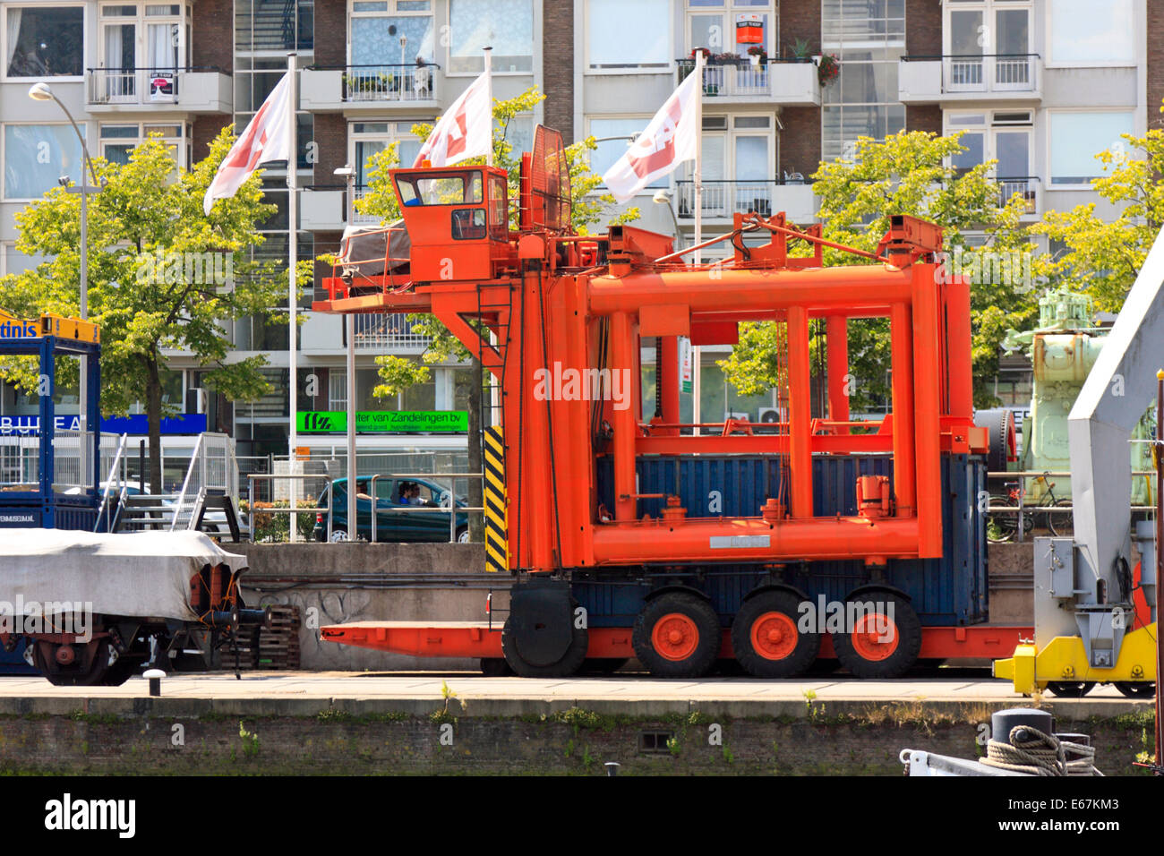 Contenitore storico Transporter sul molo di Leuvehaven Museo Marittimo di Rotterdam South Holland, Paesi Bassi Foto Stock