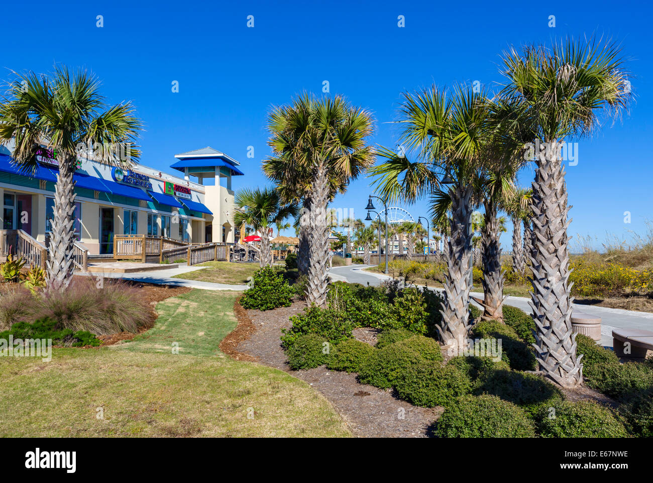 Myrtle Beach Boardwalk e la passeggiata lungomare su una tranquilla fuori stagione autunno giorno, Myrtle Beach, Carolina del Sud, STATI UNITI D'AMERICA Foto Stock