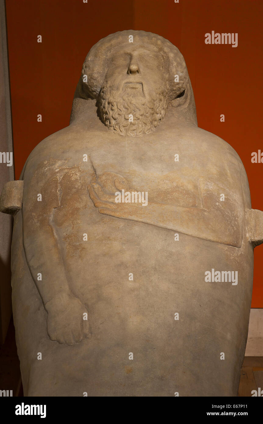 Fenicio sarcofago antropoide - V secolo A.C. Museo provinciale di Cadice, regione dell'Andalusia, Spagna, Europa Foto Stock