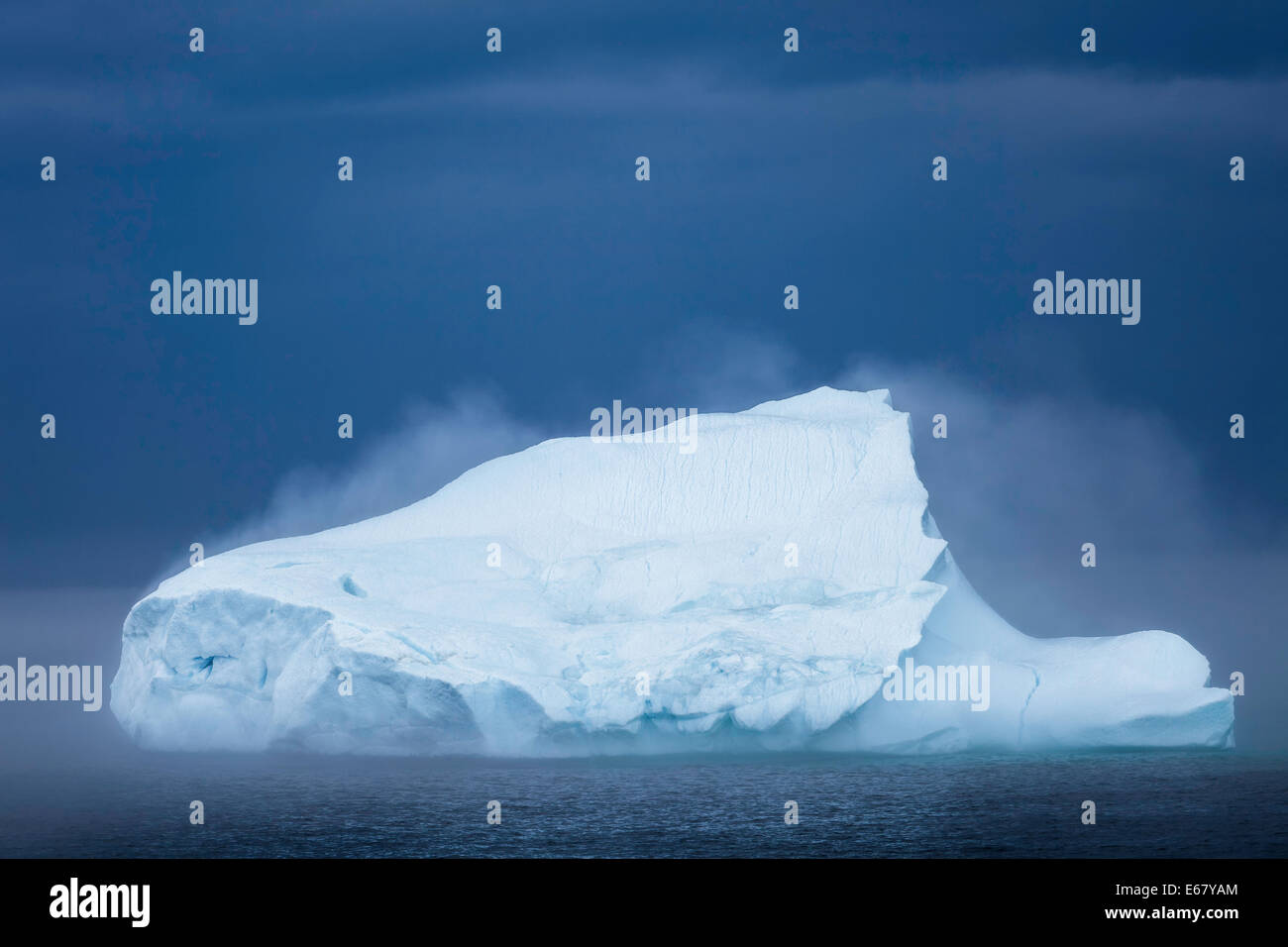Vento freddo spazzato iceberg Foto Stock