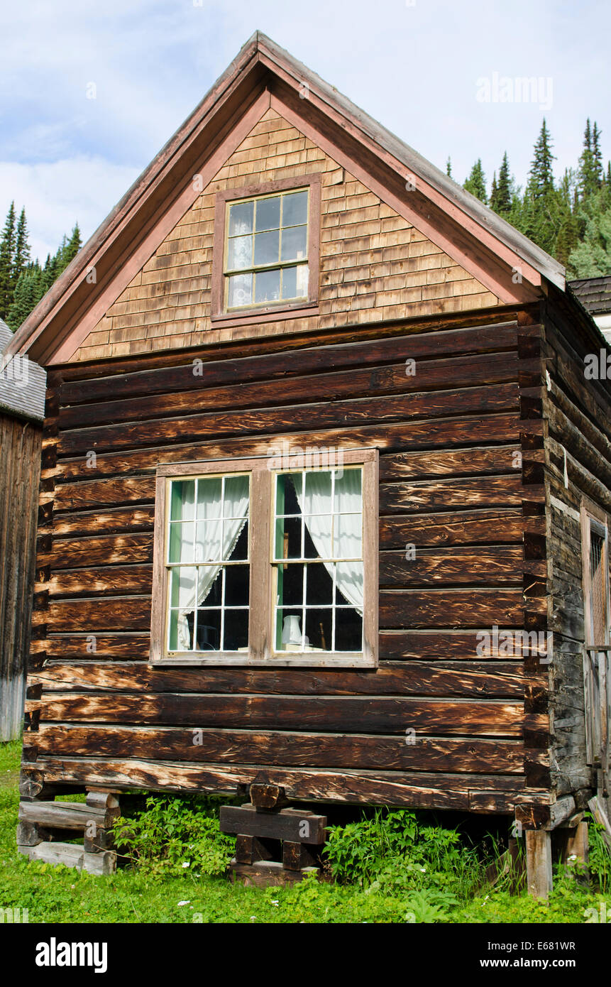 Historic log cabin oro vecchio town Barkerville, British Columbia, Canada. Foto Stock