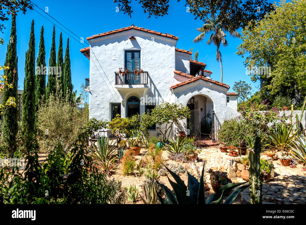 Casa costruita in stile tradizionale di Santa Barbara, California USA Foto Stock
