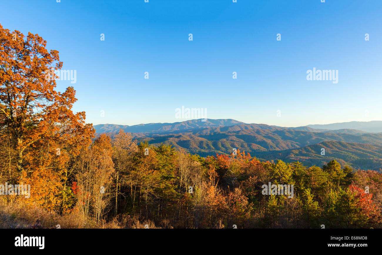 Vista sul parco nazionale di Great Smoky Mountains appena prima del tramonto dai Foothills Parkway, Tennessee, Stati Uniti d'America Foto Stock