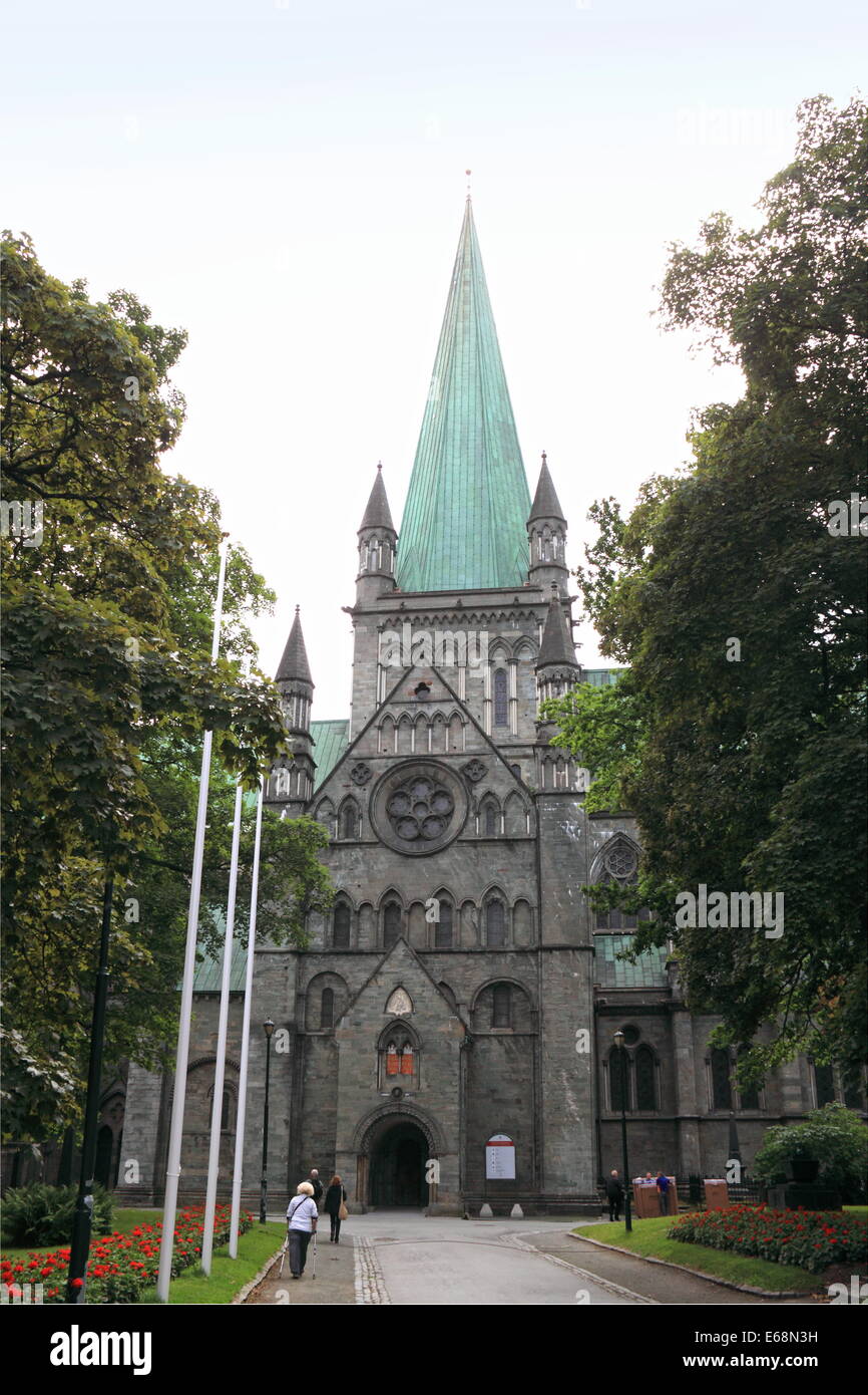 Facciata nord, Nidaros Domkirke (la cattedrale Nidaros), Kongsgårdsgata, Trondheim, Sør-Trøndelag, Norvegia, Scandinavia, Europa Foto Stock