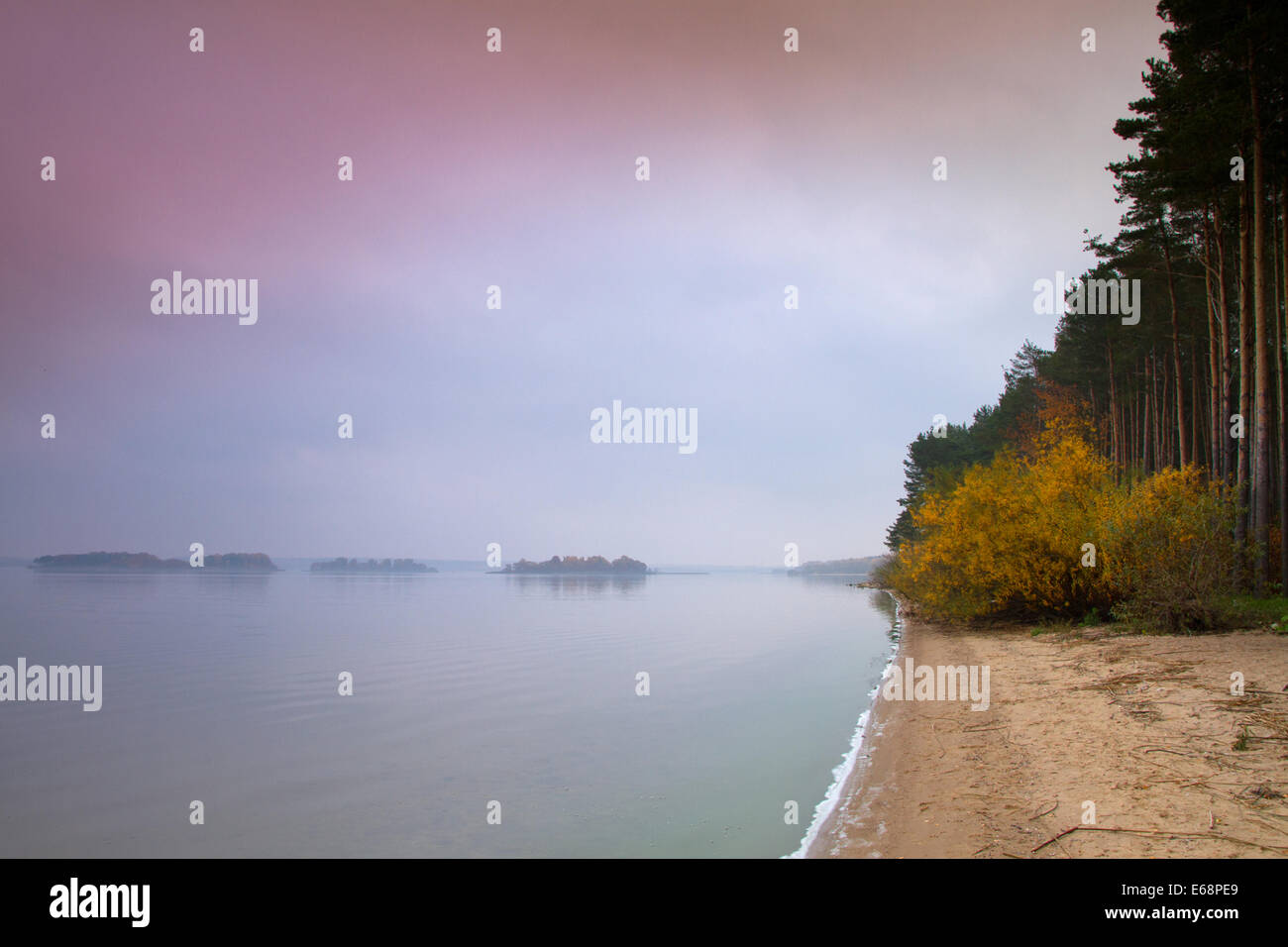 Tardo Autunno River Foto Stock