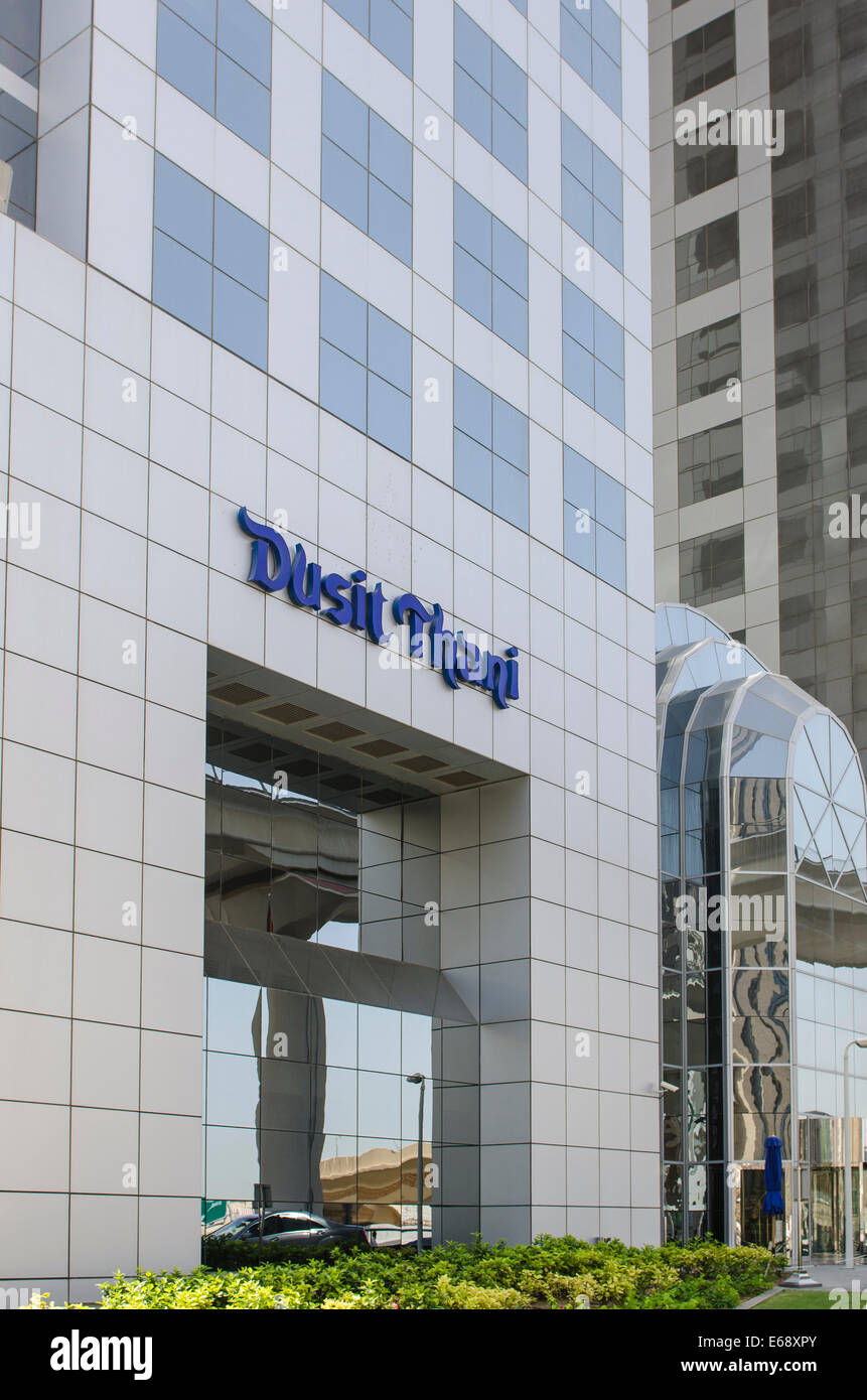 Ingresso sign the Dusit Thani Hotel Dubai Emirati Arabi Uniti EMIRATI ARABI UNITI. Foto Stock