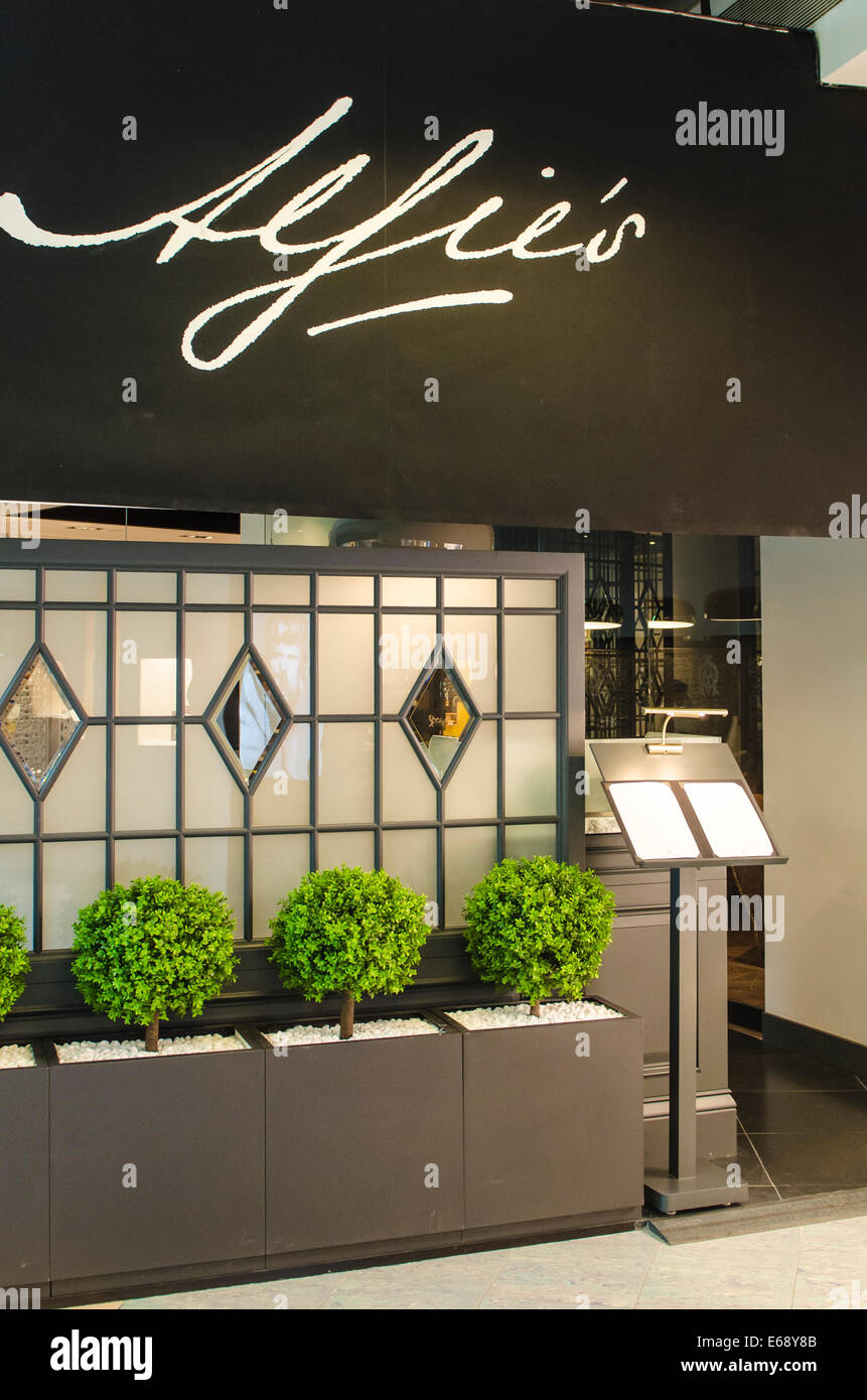 Ristorante Alfies in Jumeirah Emirates Towers Hotel, Dubai, Emirati Arabi Uniti EMIRATI ARABI UNITI. Foto Stock