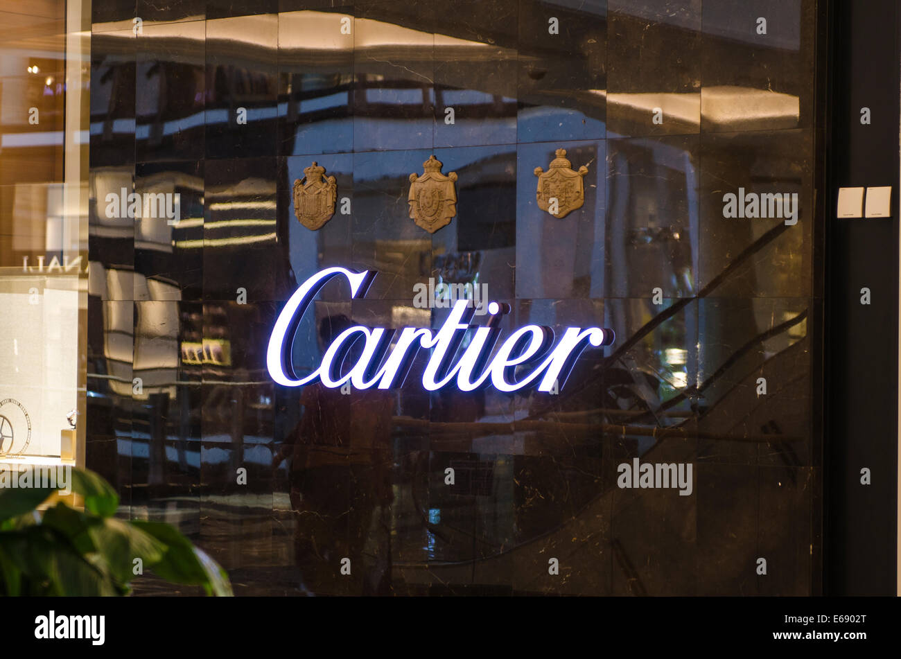 Cartier luxury gioielli costosi store nel centro commerciale Mall of the Emirates, Dubai, Emirati Arabi Uniti EMIRATI ARABI UNITI. Foto Stock