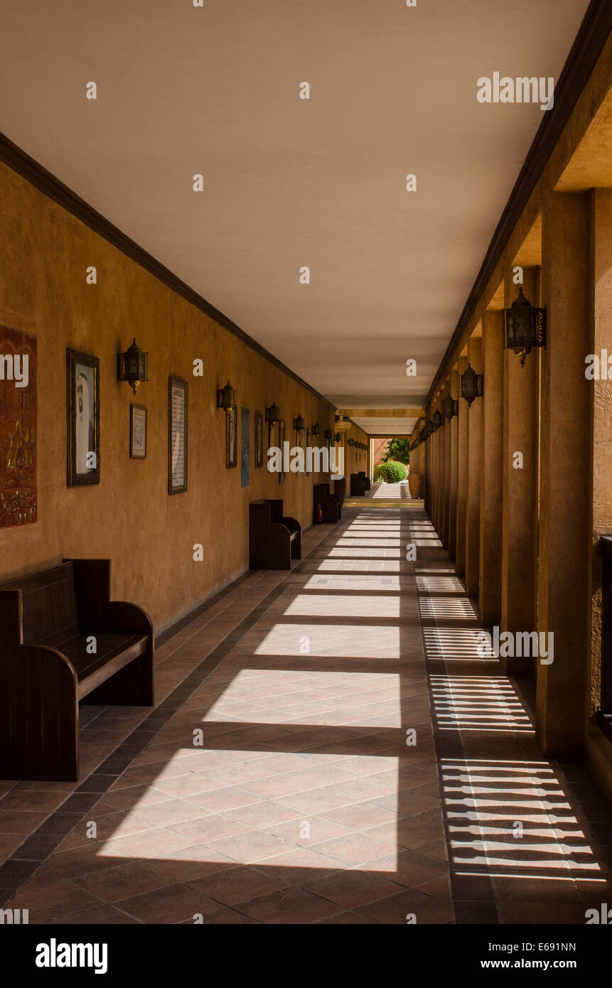 Corridoio corridoio ad Al Ain Palace Museum di Al Ain, Dubai, Emirati Arabi Uniti EMIRATI ARABI UNITI. Foto Stock