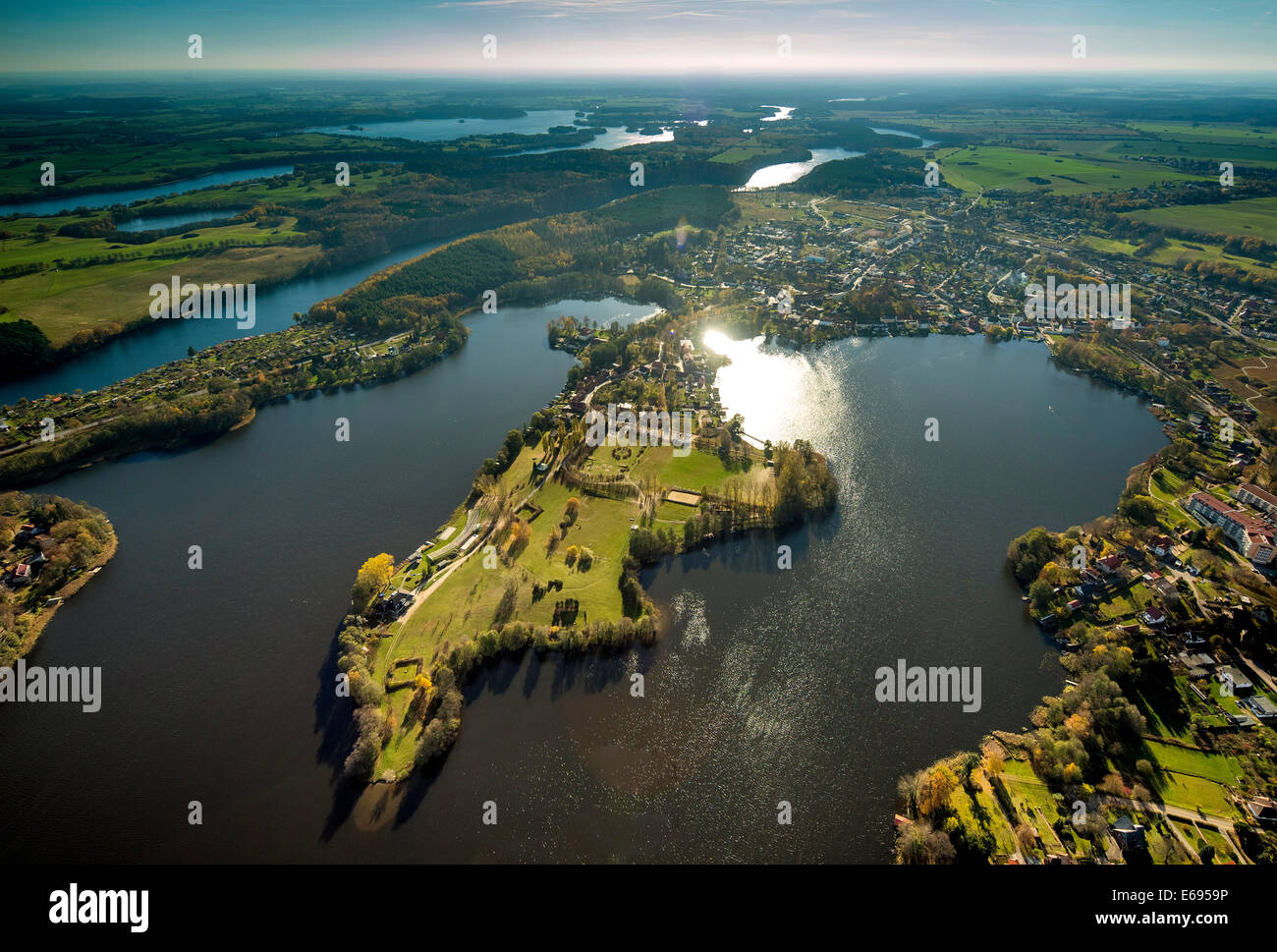 Vista aerea, Feldberg, laghi di Feldberg, Müritz lakeland, Meclemburgo-Pomerania Occidentale, Germania Foto Stock