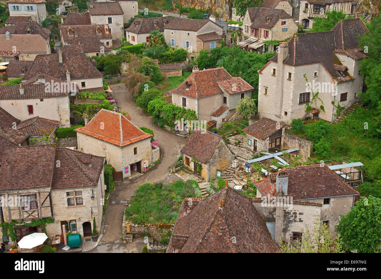 Townscape, Saint-Cirq-Lapopie, Valle del Lot, Dipartimento del Lot, Midi-Pirenei, Francia Foto Stock