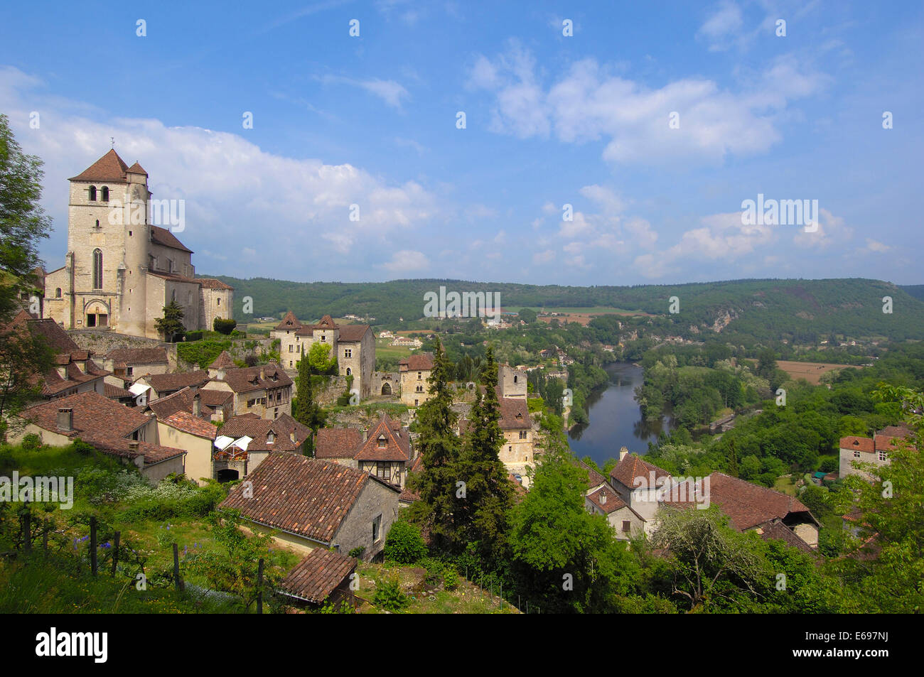 Townscape, Saint-Cirq-Lapopie, Valle del Lot, Dipartimento del Lot, Midi-Pirenei, Francia Foto Stock