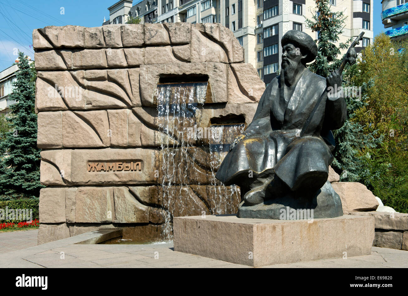 Monumento a la cantante folk Jambyl Jabayev, Almaty, Kazakhstan Foto Stock