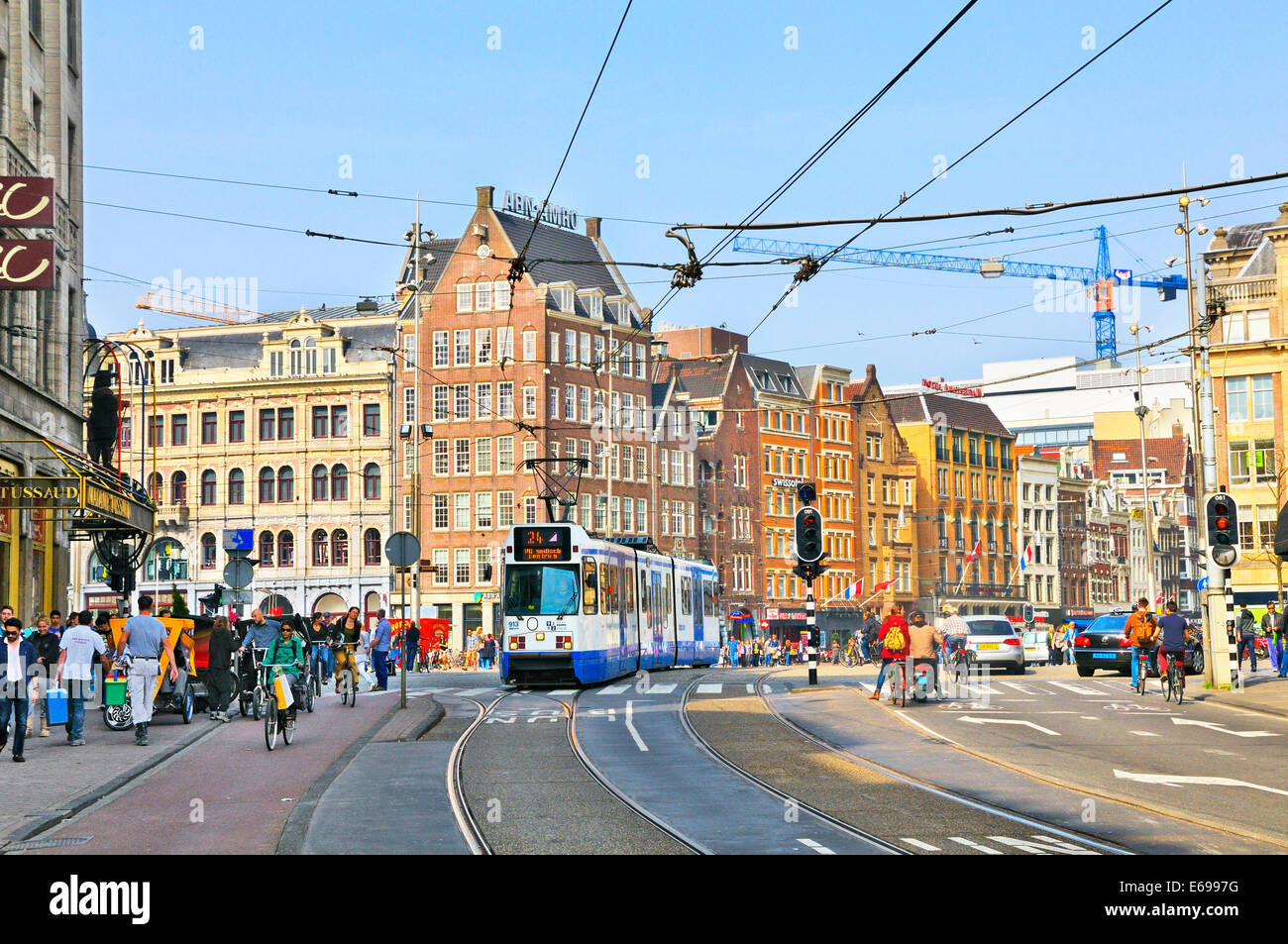 Vista verso la Piazza Dam e la Damrak, nel centro di Amsterdam, Olanda Settentrionale, Paesi Bassi Foto Stock