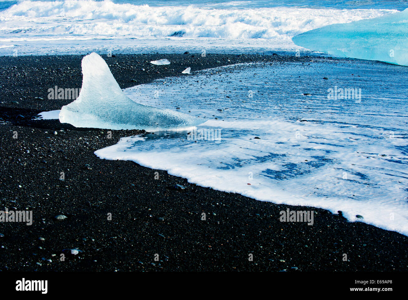 Lo scioglimento dei ghiacciai sulla spiaggia artico Foto Stock