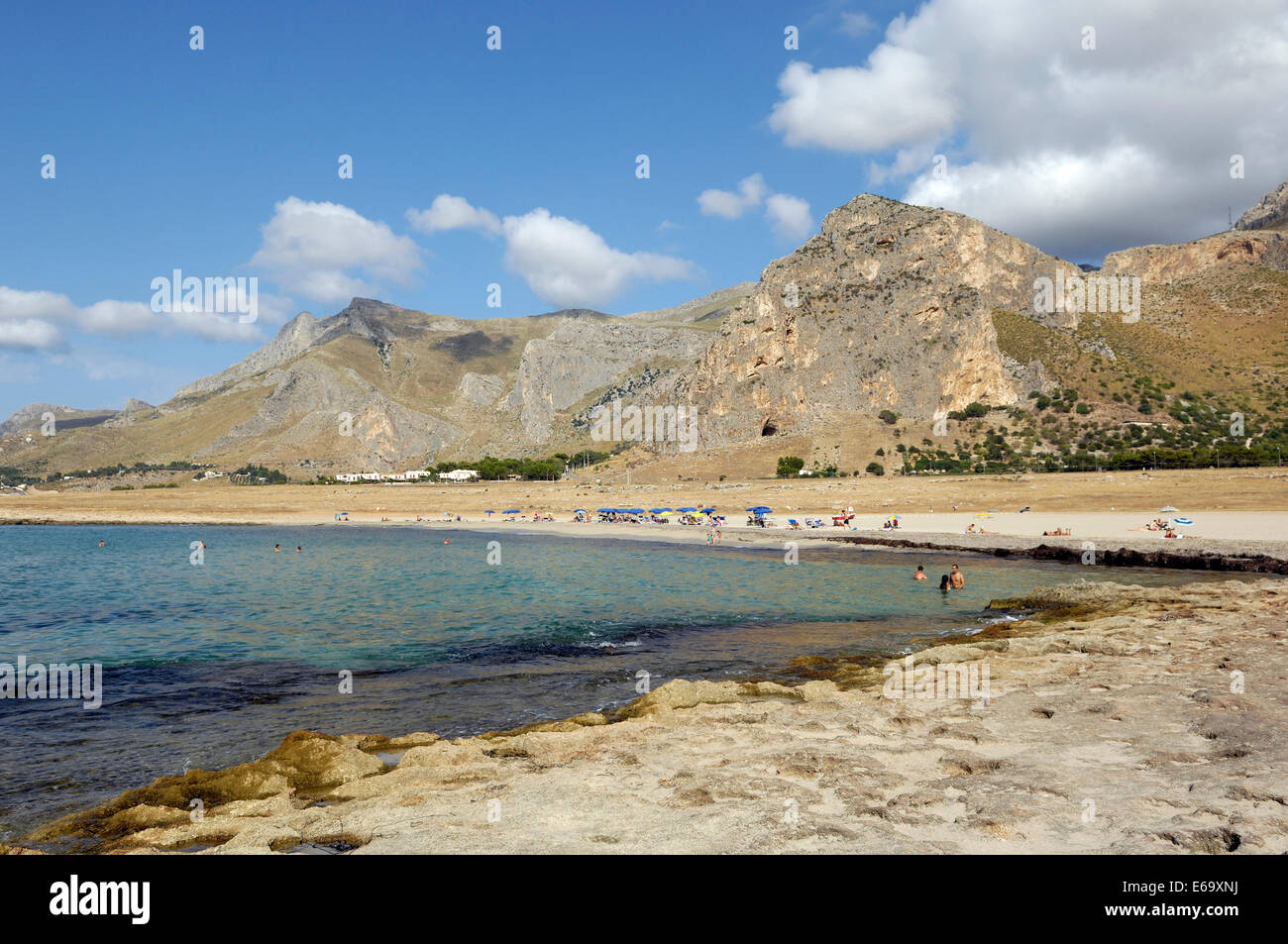 La bellissima spiaggia di Macari sotto il monte Cofano Foto Stock