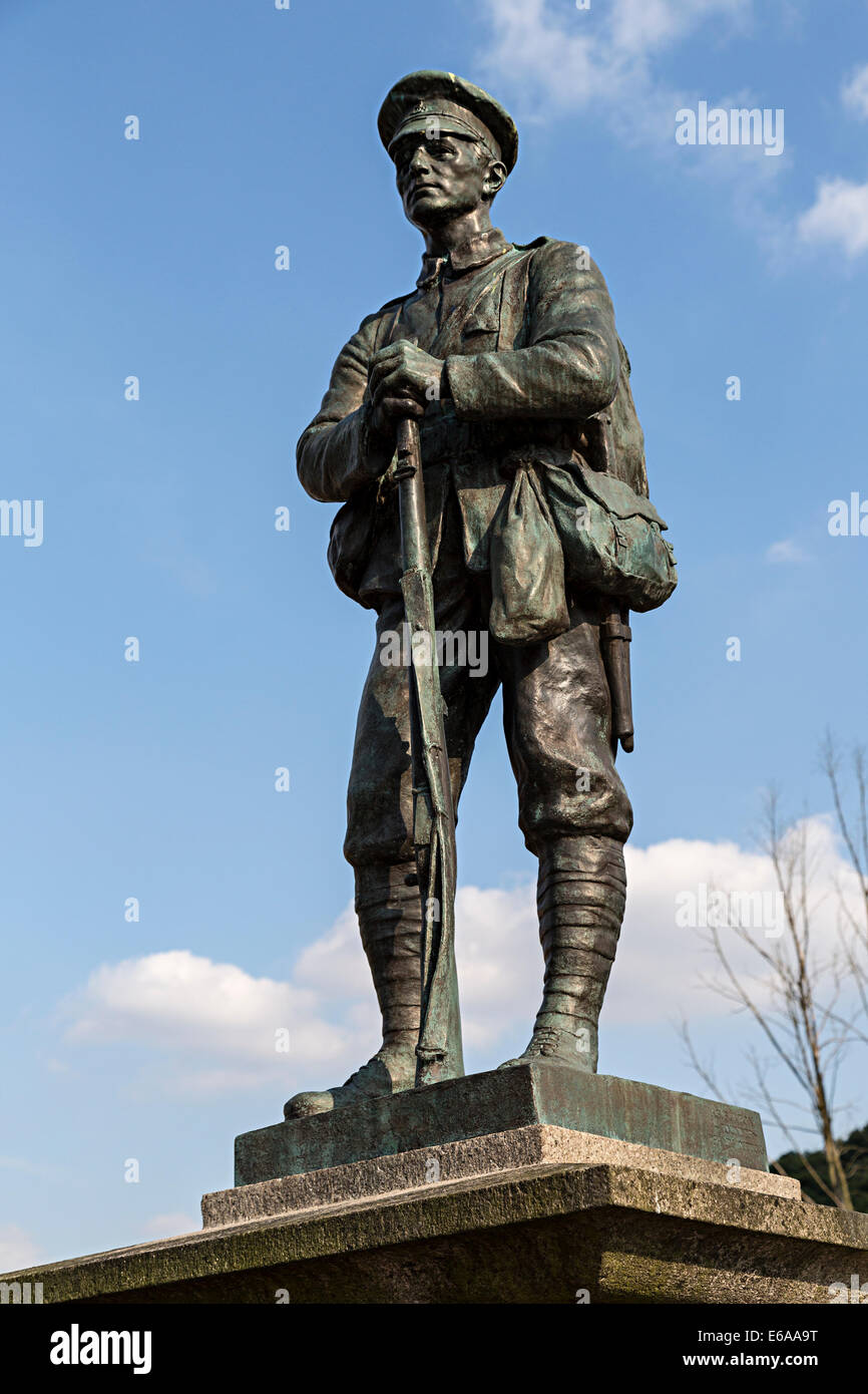 War Memorial soldato, Ironbridge, Shropshire, Inghilterra, Regno Unito Foto Stock