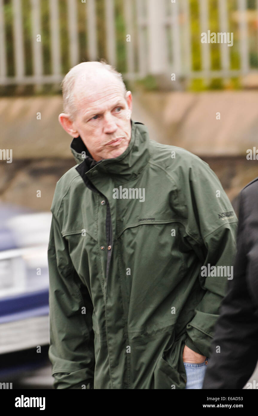 Tony Catney al processo di Colin Duffy e Brian brividi per assassinare due soldati in Antrim in 2009. ANTRIM 08/11/2011 Foto Stock