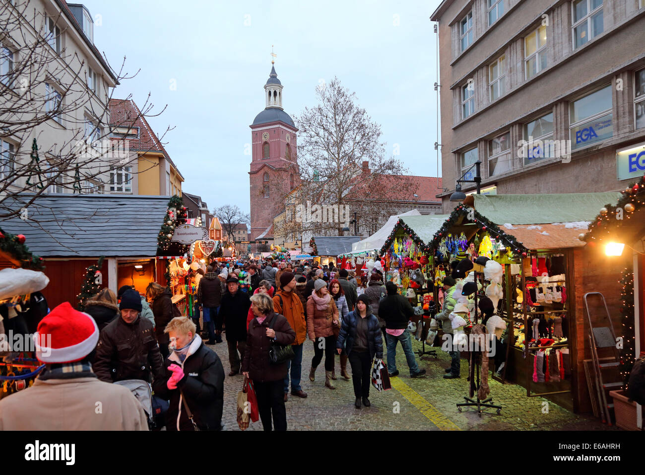 Berlin Spandau Weihnachtsmarkt Nikolai Kirche Carl Schurz Straße Foto Stock