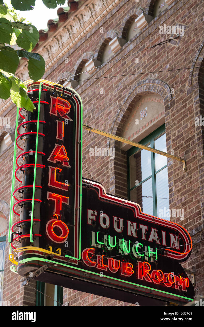 Rialto Camera Club, insegna al neon, Last Chance Gulch mall pedonale, Helena, Montana Foto Stock