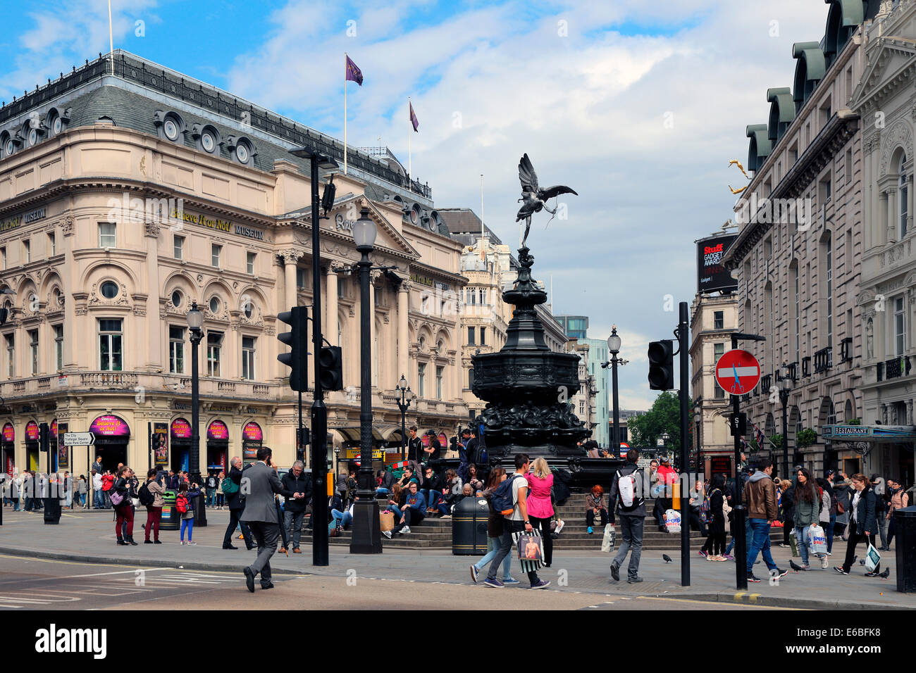 Großbritannien Gran Bretagna Londra Piccadilly Square Shaftesbury Memorial Fountain Foto Stock