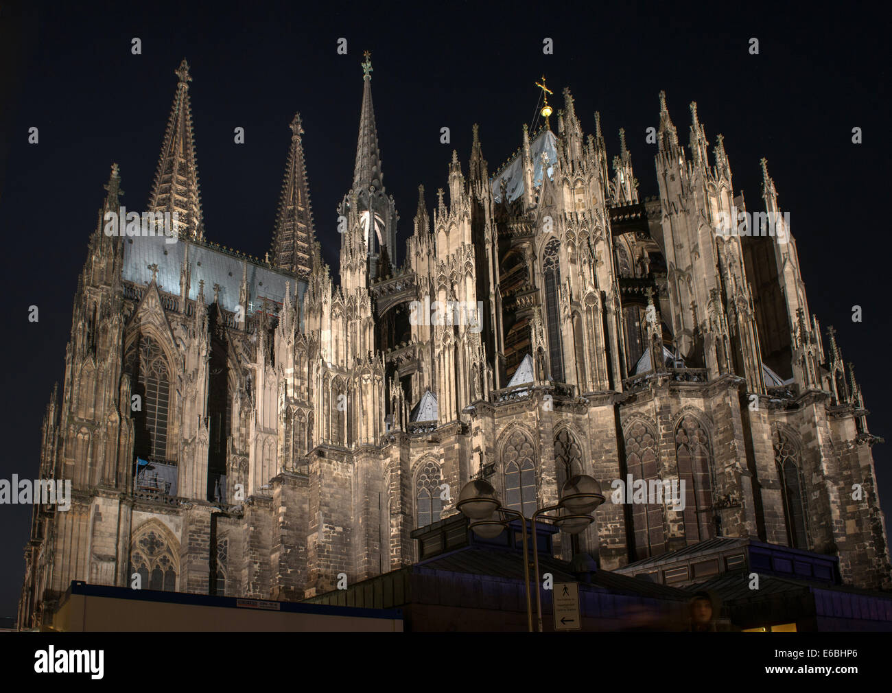 La cattedrale di Colonia di notte, Germania Foto Stock