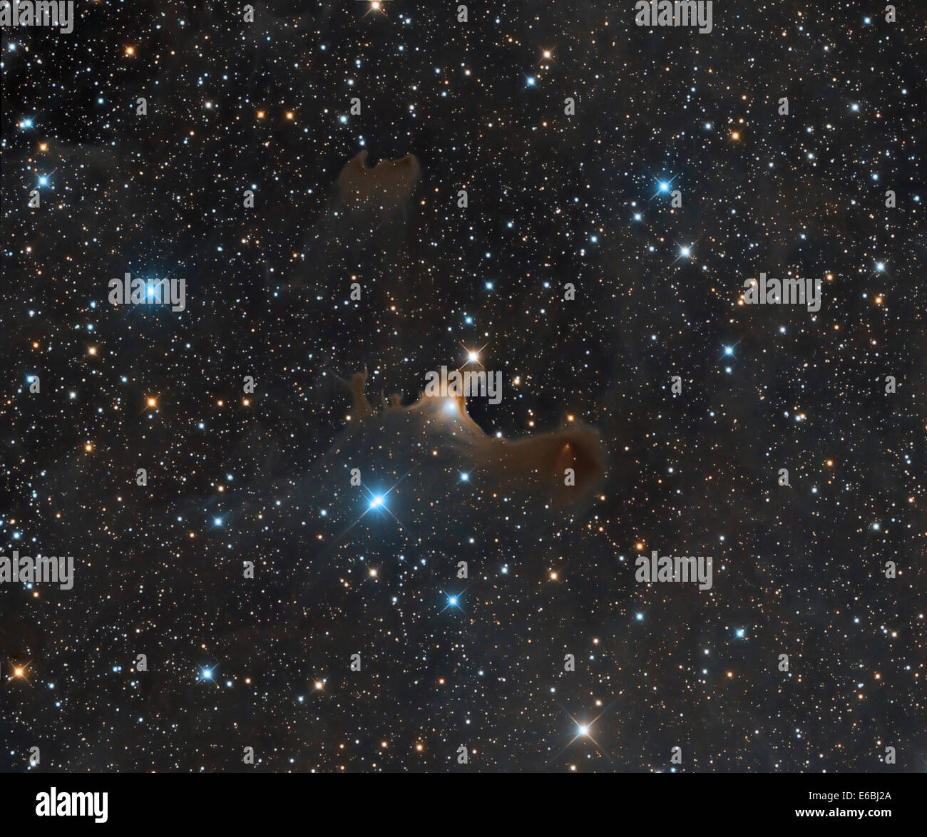 Il fantasma della nebulosa vdB 141, è una nebulosa a riflessione e isolato globulo di bok nella costellazione di Cefeo. Noto anche come Sh2-136. Foto Stock
