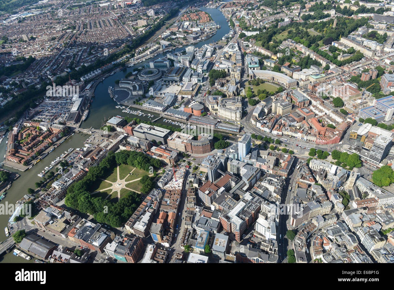 Una veduta aerea del centro città di Bristol, principalmente la zona intorno a Queen Square e il lungomare Foto Stock