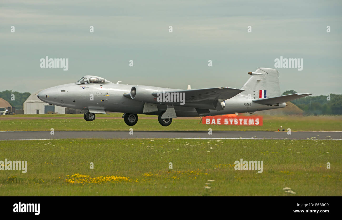 English Electric Canberra PR9 terre al Royal International Air Tattoo 2014 Foto Stock